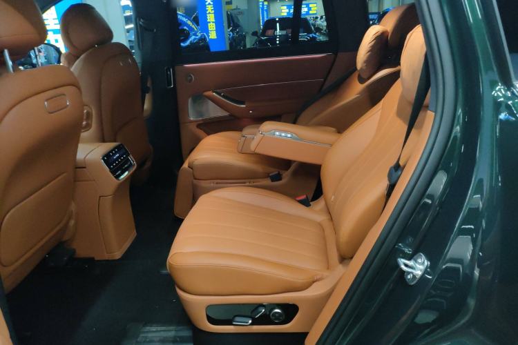 Used Hima AITO M8 2025 Extended-Range Ultra Version 53.4 kWh 6-Seater Edition