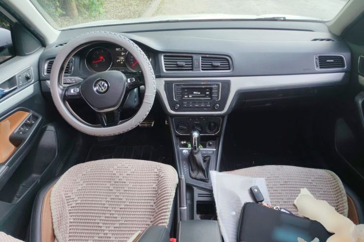 Used Volkswagen Cross Lavida 2017 1.6L Automatic Comfort Edition