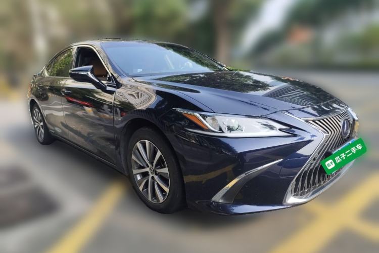 Used Lexus ES 2020 300h Premier Edition

