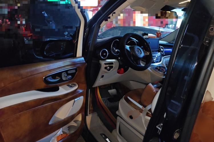 Used Xinkai V-Class 2017 Zhunyue V 260 L High-Roof Model Driver Seat