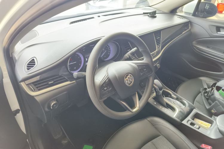 Used Buick Verano 2020 20T CVT Leading Edition Center Console