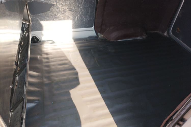 Used Wuling Zhiguang 2020 1.2L Van Utility Model China VI Emission Standard 2 Seats LSI