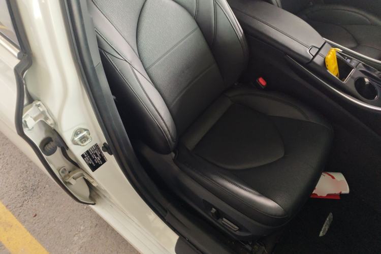 Used Toyota Avalon 2022 Dual-Engine 2.5L Luxury Edition Right Front Seat