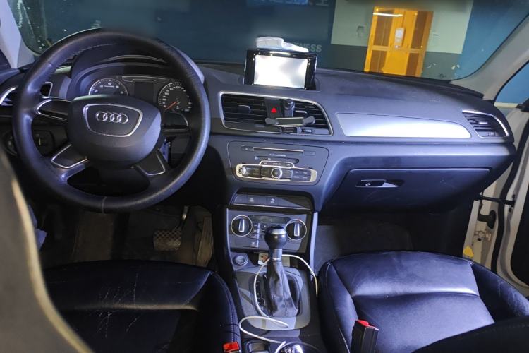 Used Audi Q3 2016 30 TFSI Standard Model Center Console