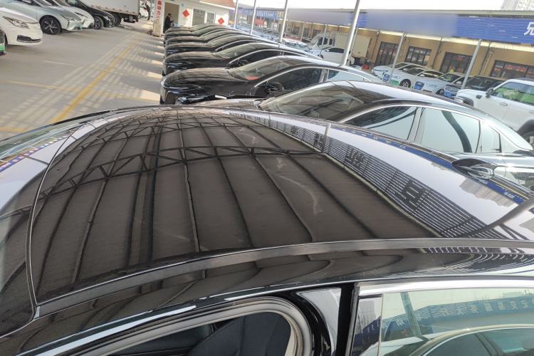 Used Hongqi E-QM5 2022 431 km Charge & Enjoy Edition Roof