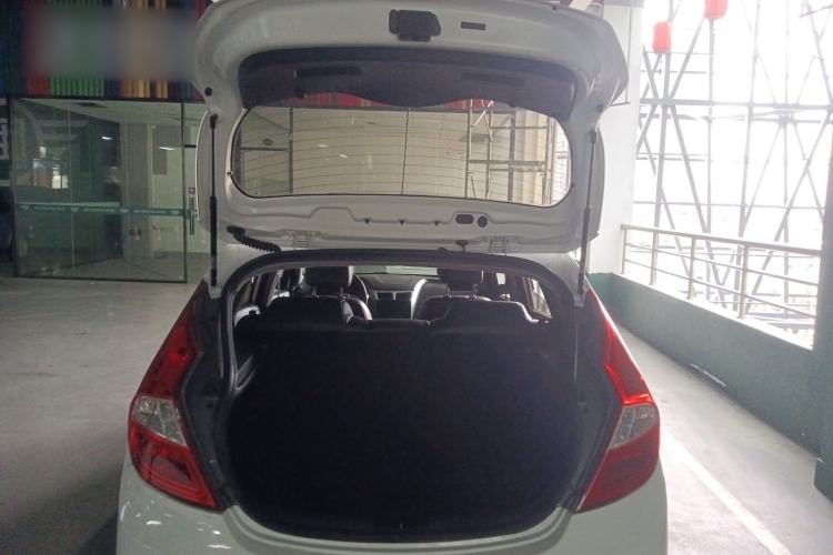 Used Hyundai Verna Ray 2014 1.4L Automatic GLX Trunk