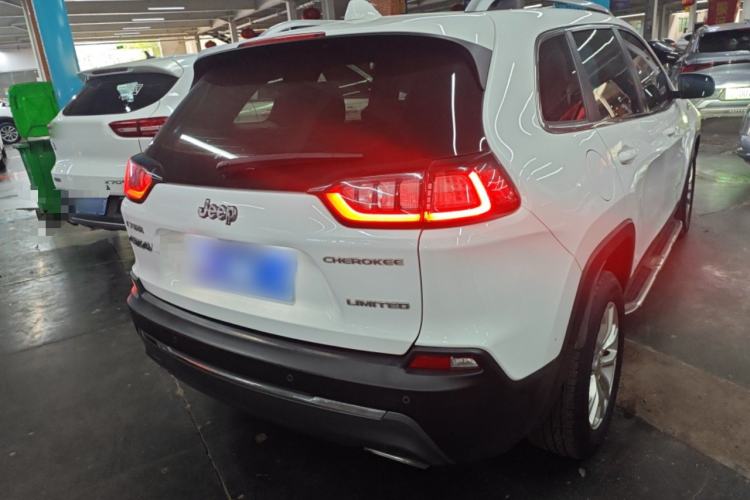 Used Jeep Cherokee 2019 2.0T Two-Wheel Drive Smart Enjoyment Version China VI