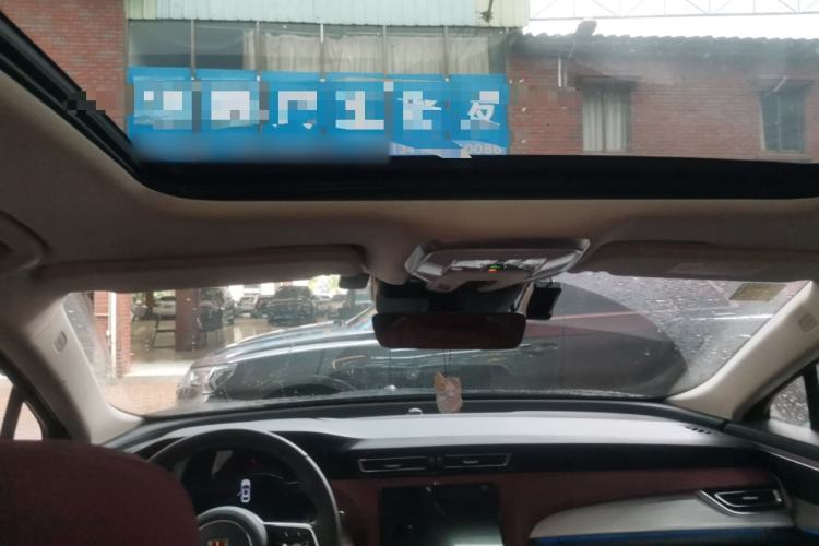 Used Hongqi H5 2025 2.0T Automatic Flag Edition – 500 000 Units Commemorative Version