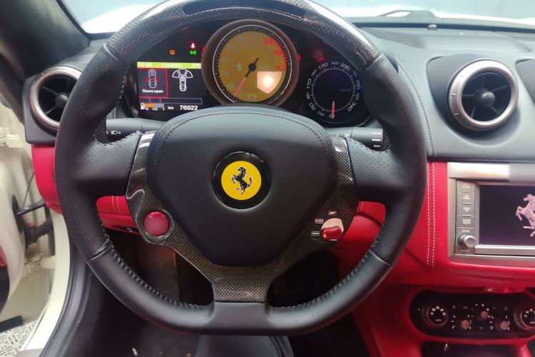 Used Ferrari California T 2012 4.3L Standard Edition Steering Wheel