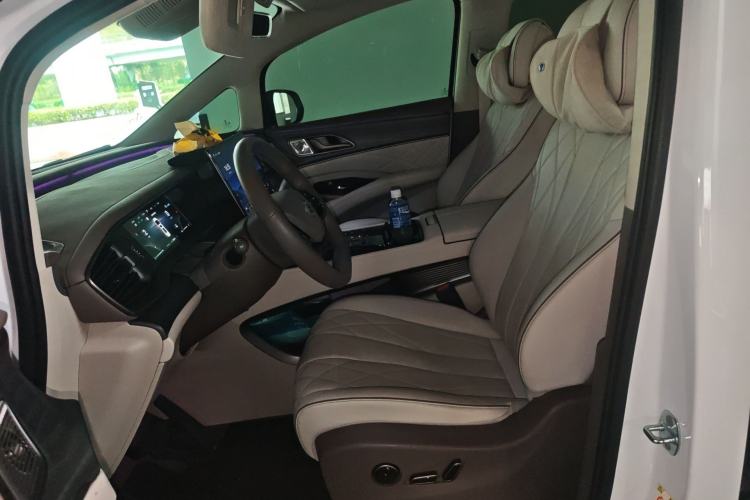 Used Denza D9 2022 DM-i 970 Four-Wheel Drive Flagship Model Left Front Seat