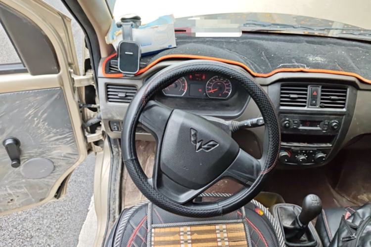 Used Wuling Rongguang S 2023 1.5L Base Version 5/7 Seats Steering Wheel