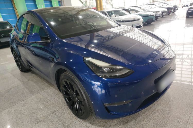 Used Tesla Model Y 2021 Long-Range All-Wheel-Drive Version 3D7 Front Right 45 Deg