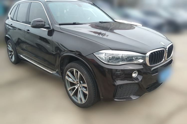 Used BMW X5  Front Right 45 Deg