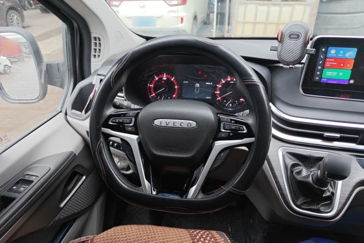 Used Iveco Fidato 2025 C30 Passenger Van 2.0T 93kW Manual – Xingtu Edition
