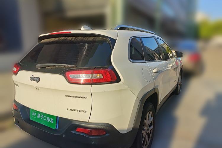 Used Jeep Cherokee 2017 2.0L Superior Edition