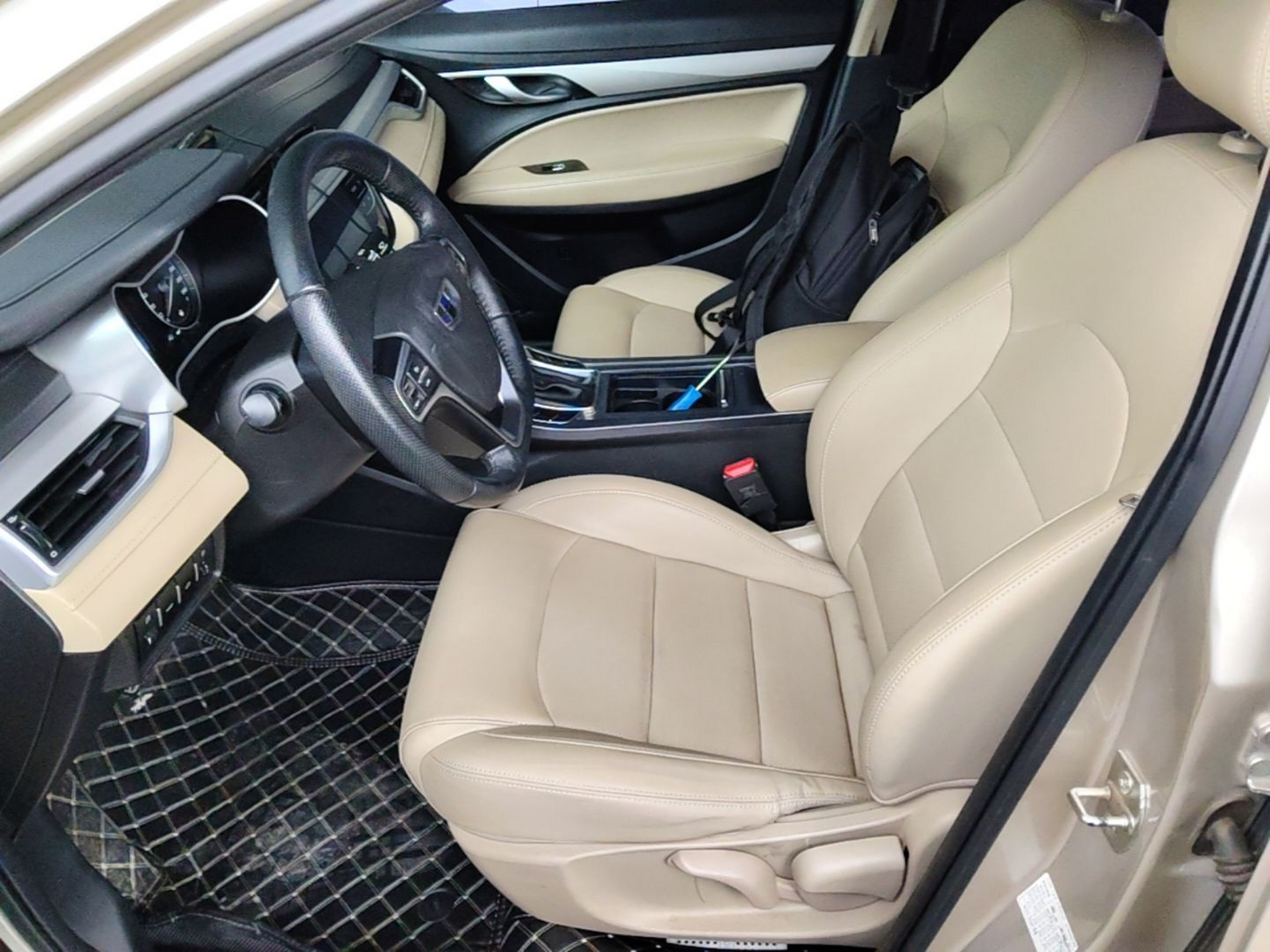 Interior delantero
