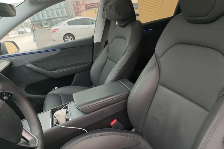 Used Tesla Model Y 2025 Long-Range All-Wheel Drive First Edition Left Front Seat