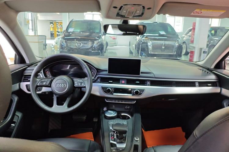 Used Audi A4L 2019 40 TFSI Fashion Edition China VI Emission Standard Center Console