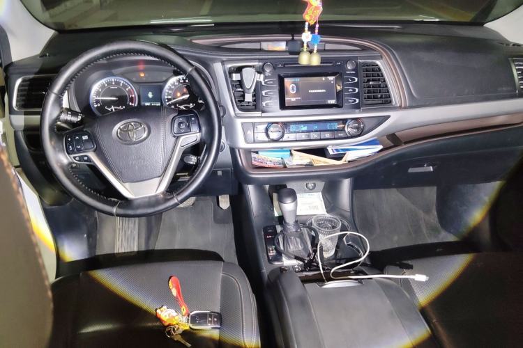 Used Toyota Highlander 2017 2.0T Four-Wheel Drive Luxury Edition 7 Seats