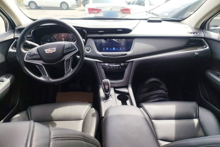 Used Cadillac XT5 2018 25T Luxury Model Center Console