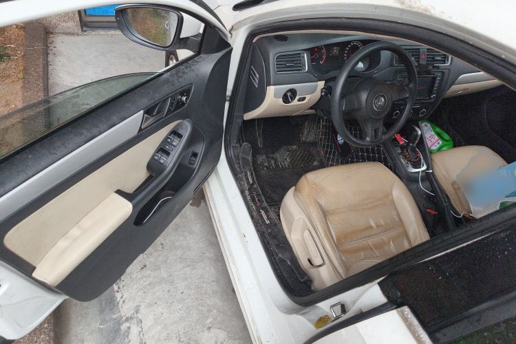 Used Volkswagen Sagitar 2012 1.6L Automatic Comfort Edition
