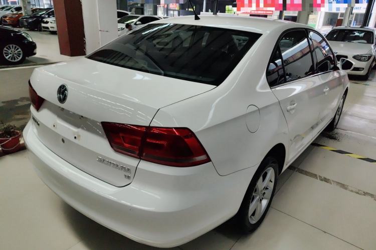 Used Volkswagen Santana 2015 1.6L Manual Comfort Edition