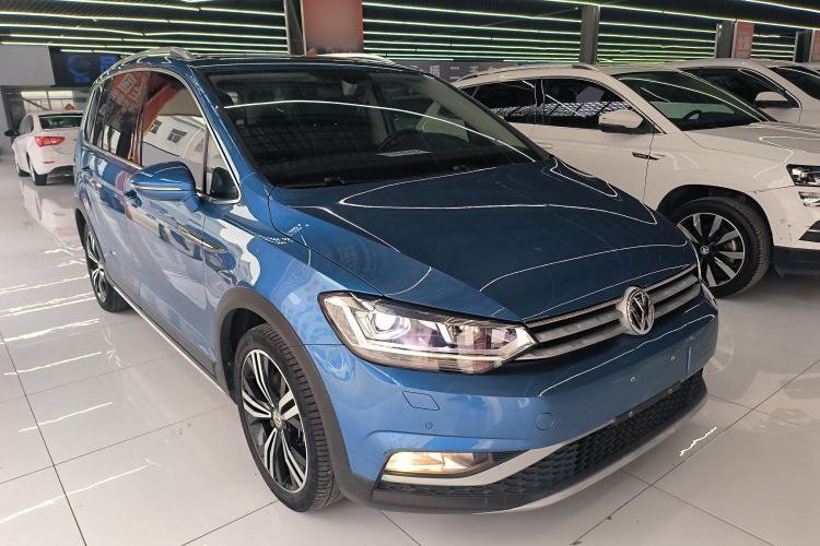 Used Volkswagen Touran 2018 Volkswagen Touran L 280TSI DSG Boundary Edition 7 Seats China VI Standard Front Right 45 Deg