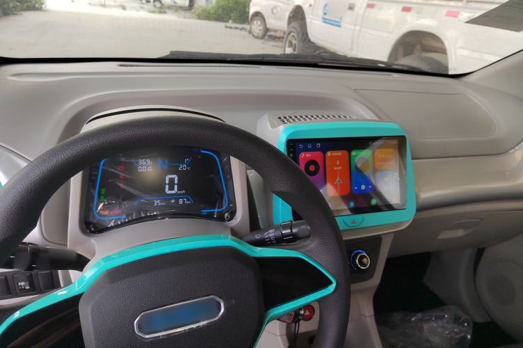 Used JMEV Xiao Qilin 2026 Model PLUS+ Comfort Version Center Console