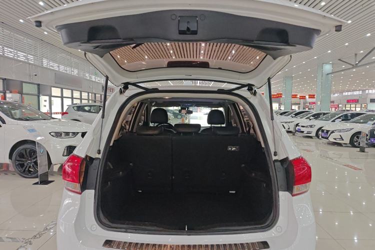 Used Haval H6 2015 Upgraded Model 1.5T Manual Two-Wheel Drive Elite Version Trunk