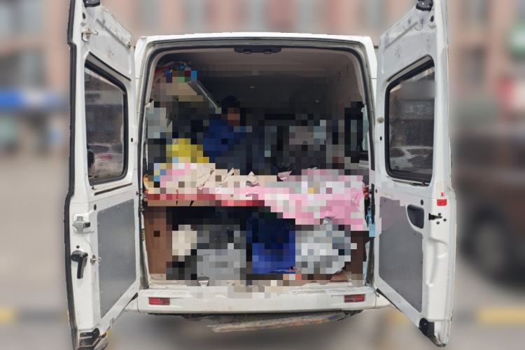 Used SAIC MAXUS Xintu V80 2021 2.0T Manual Classic Aoyuntong 127 PS Mid-axle Mid-roof 6/7/8/9-Seater Trunk