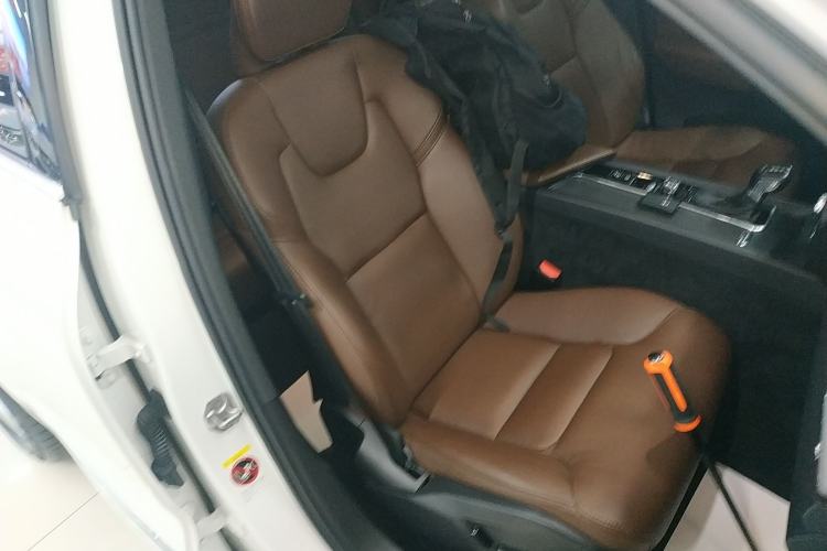 Used Volvo XC60 2021 T5 4x4 Smart Luxury Edition Right Front Seat