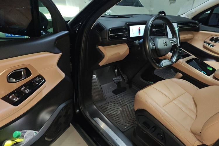 Used Nio ES8 2018 355 km Base Version 6-Seater Edition Driver Seat