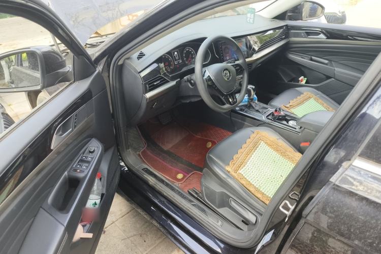 Used Volkswagen Passat 2019 280TSI Business Edition China VI Driver Seat