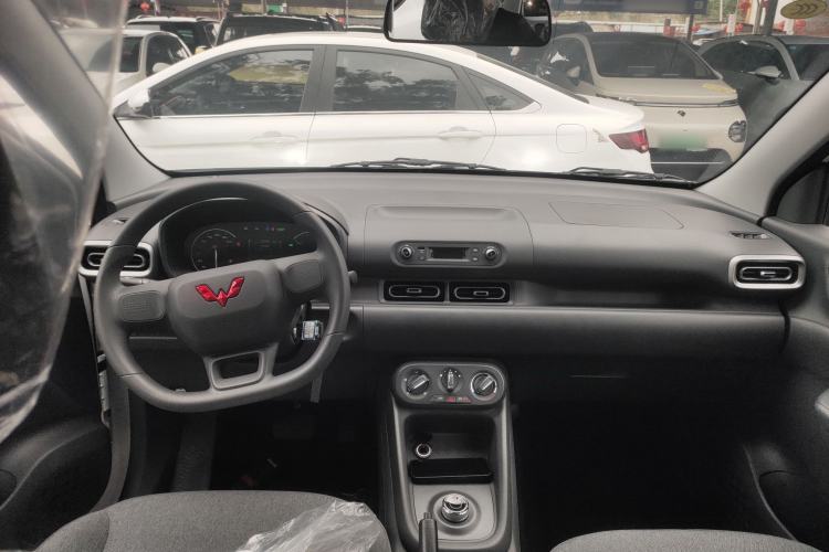 Used Wuling Hongguang New Energy 2025 Extended-Range Hybrid 50 km Utility Version