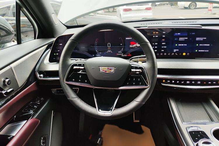 Used Cadillac XT5 2025 2.0T Platinum Edition
