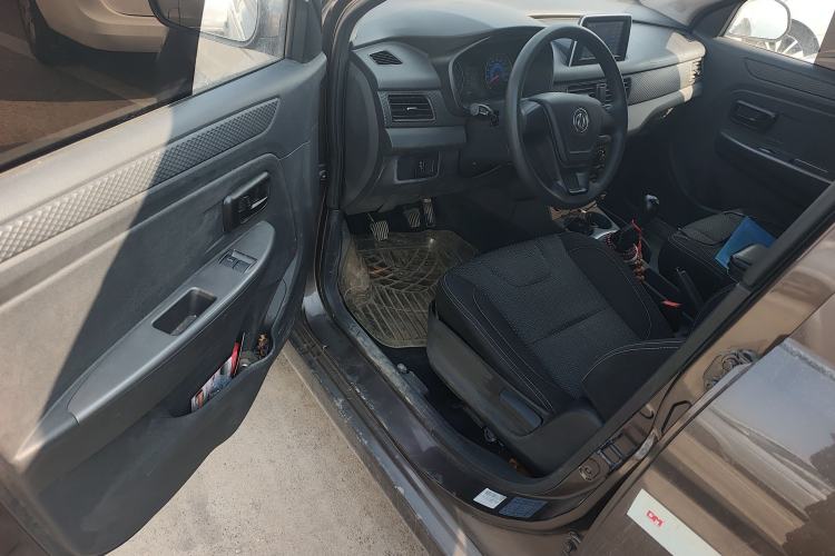 Used Dongfeng Fengon 330 
