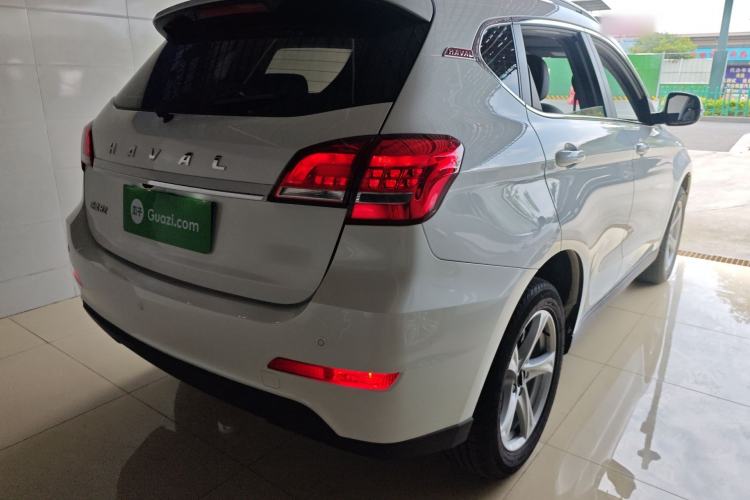 Used Haval H2 2018 Chuanxiang Edition Red Badge 1.5T Dual-Clutch Two-Wheel Drive Fashionable Model Rear Right 45 Deg