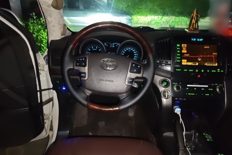 Used Toyota Land Cruiser 2007 4.7L Automatic VX-R Steering Wheel