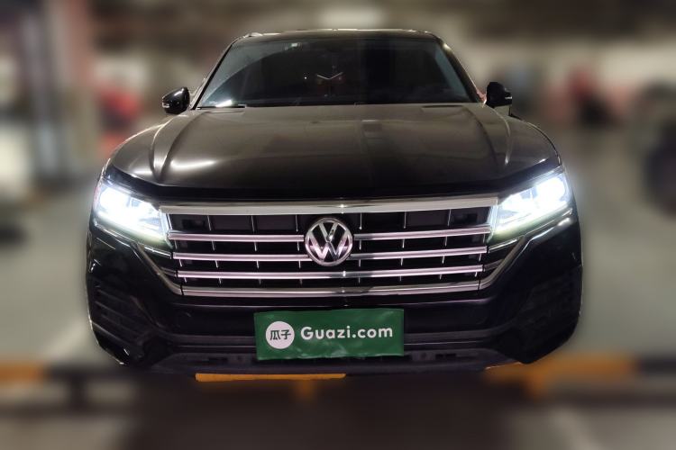 Used Volkswagen Touareg 2019 2.0 TSI Flagship Edition China VI Front