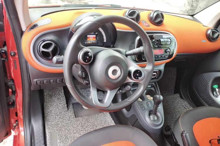 Used smart fortwo 2015 1.0L 52 kW Hardtop Passion Edition
