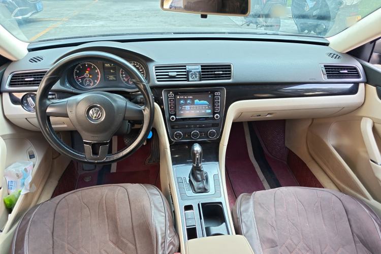 Used Volkswagen Passat 2011 1.8 TSI DSG Prestige Edition Center Console