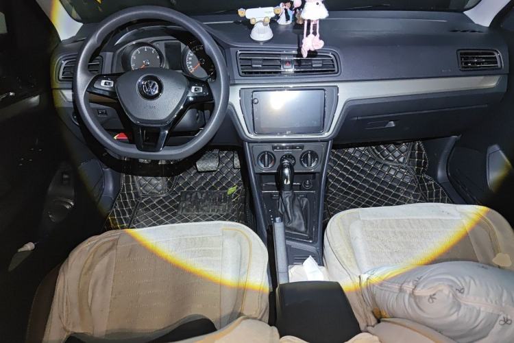 Used Volkswagen Lavida 2019 Lavida Start 1.5L Automatic Comfort Edition China VI Standard Center Console