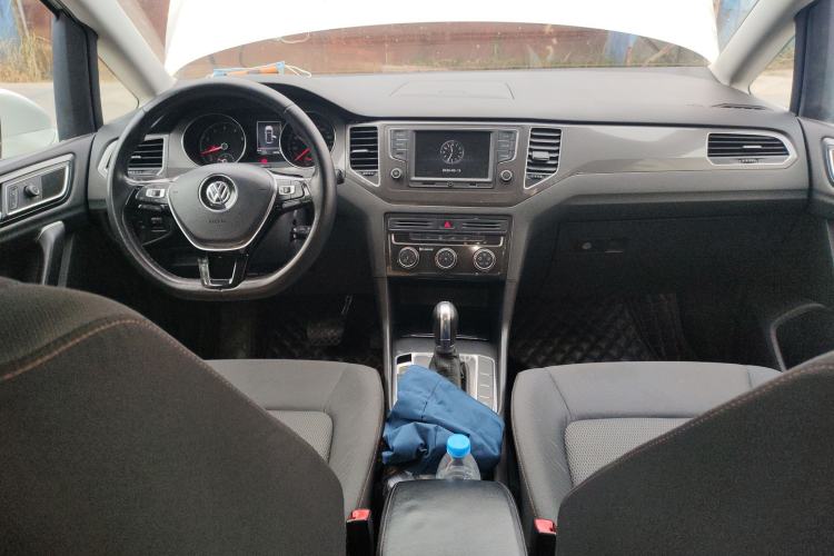 Used Volkswagen Golf Sportsvan 2018 230TSI Automatic Trend Edition Center Console