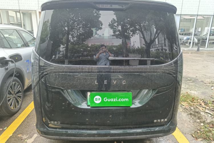 Used Geely Galaxy LEVC L380 2025 805 km Flagship Version All-Wheel Drive Rear