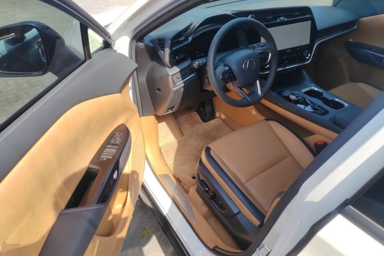 Used Lexus RZ 2023 450e All-Wheel Drive Luxury Edition Driver Seat