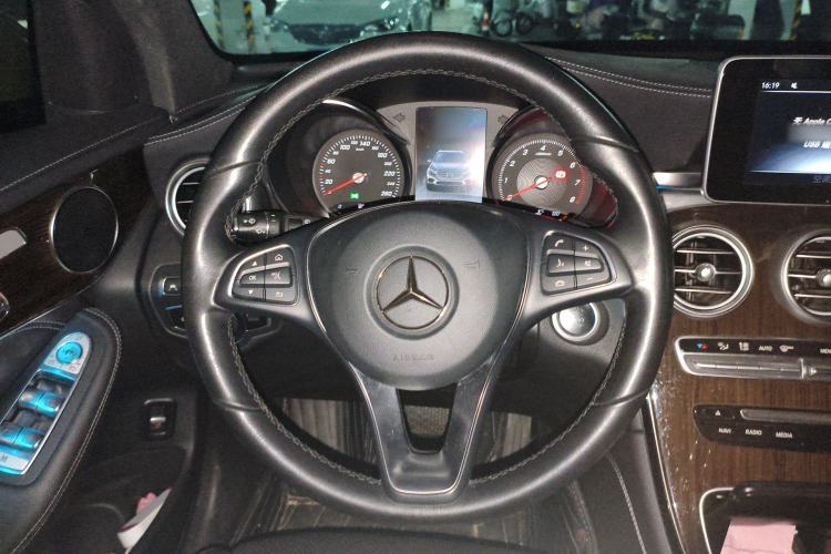 Used Mercedes-Benz GLC 2019 GLC 260 4MATIC Luxury Model