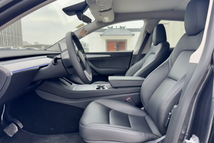 Used Tesla Model Y 2024 Rear-Wheel-Drive Version Exterior 4