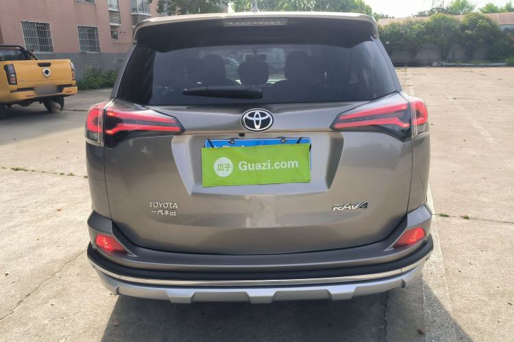 Used Toyota RAV4 2019 2.0L CVT Two-Wheel Drive Fashion X Limited Edition China VI Standard Rear