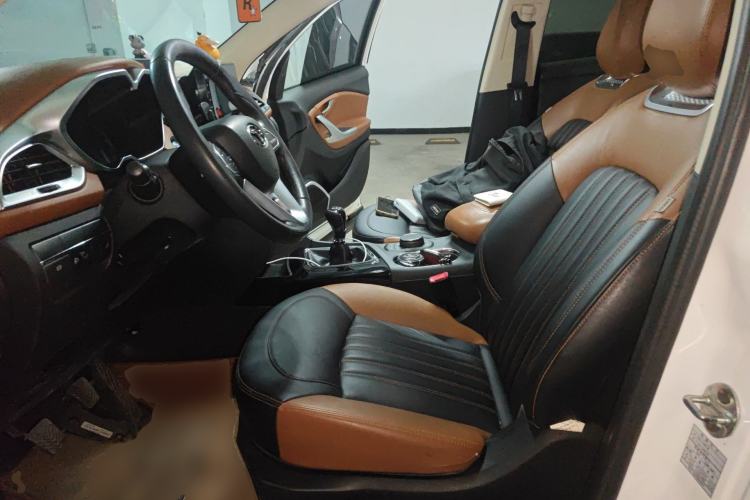 Used Soueast DX7 2015 1.5T Manual Luxury Model
