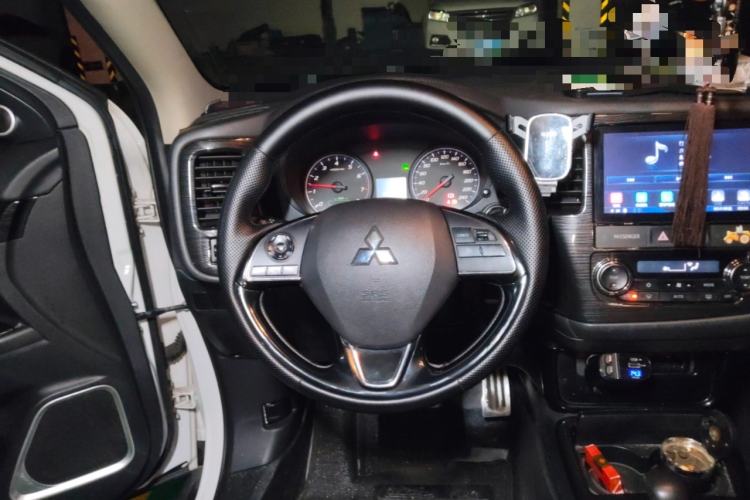 Used Mitsubishi Outlander 2018 2.0L Two-Wheel-Drive Jiale Edition 7-Seater